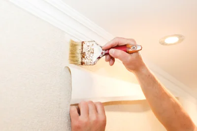 Pose de papier peint à Tréclun — revêtements muraux et toiles de verre